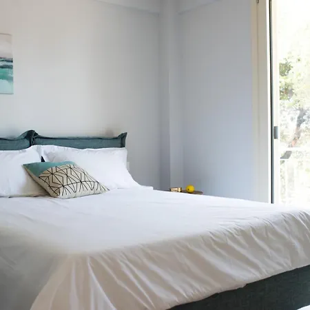 Cozy 2-bedroom Just 160m From The *