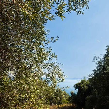 Cozy 2-bedroom Just 160m From The * Barbati