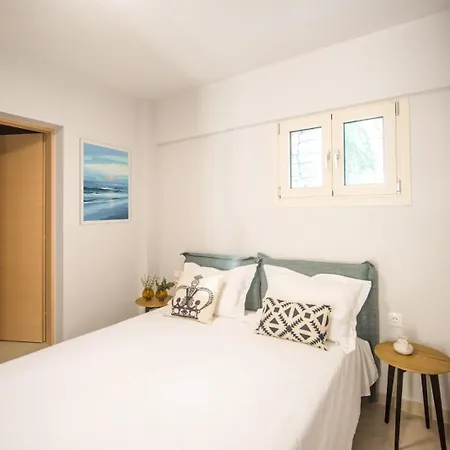 Cozy 2-bedroom Just 160m From The * Barbati